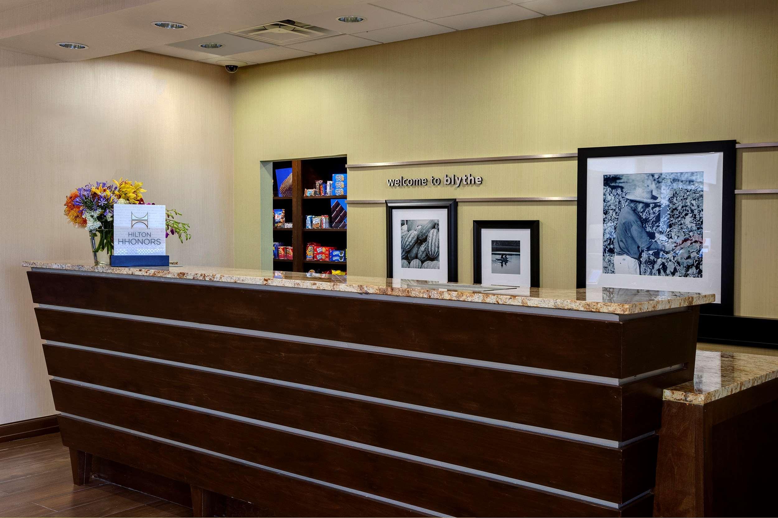 Hampton Inn & Suites Blythe, Ca Екстер'єр фото